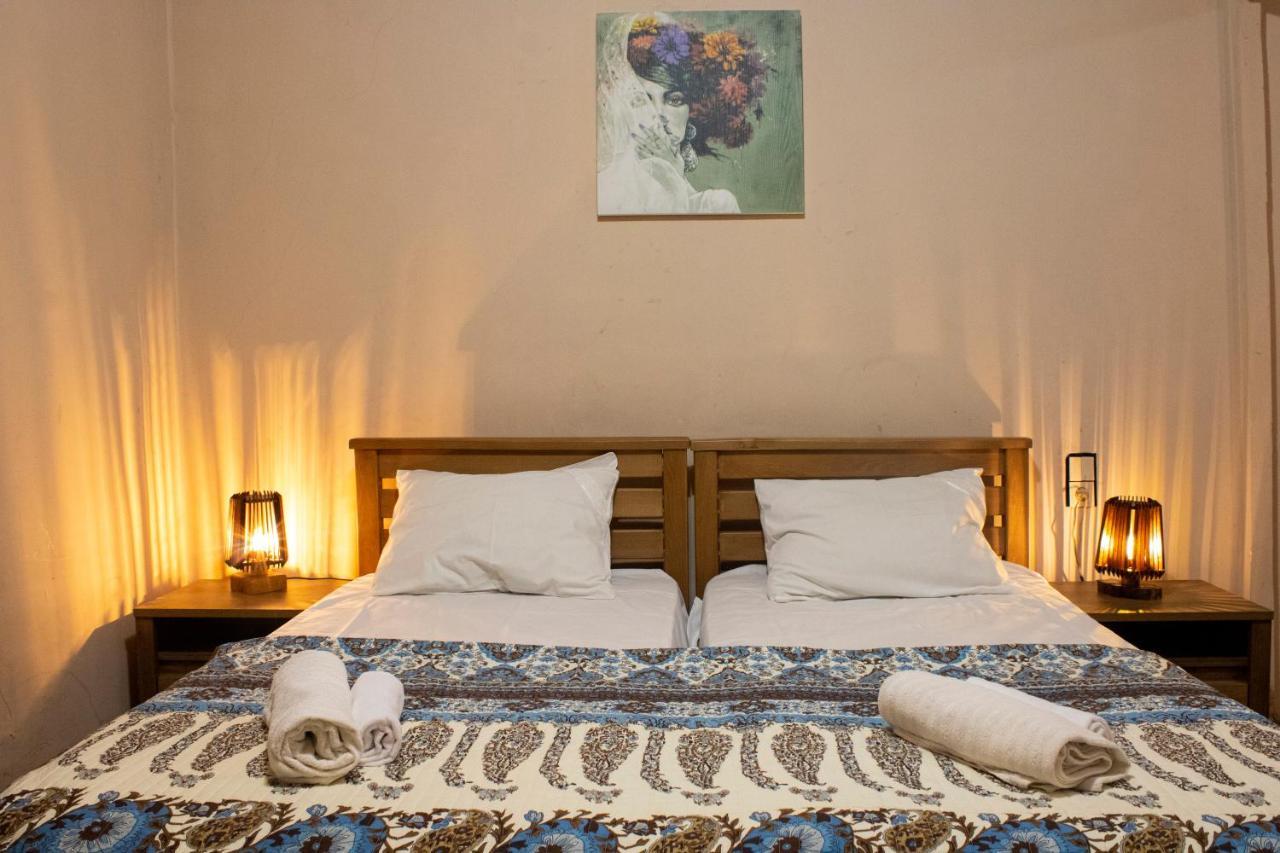 Nino'S Guest House Tbilisi Exterior photo