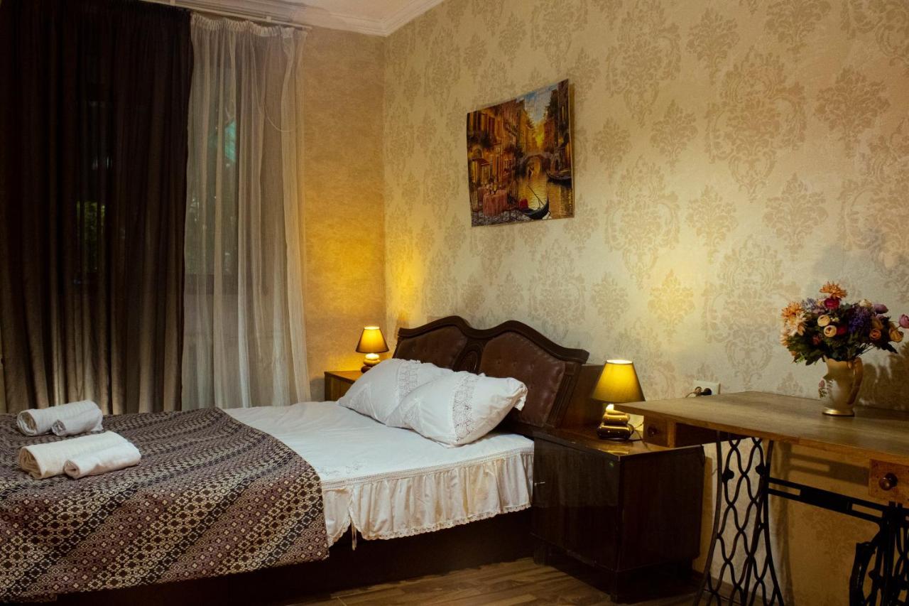 Nino'S Guest House Tbilisi Exterior photo