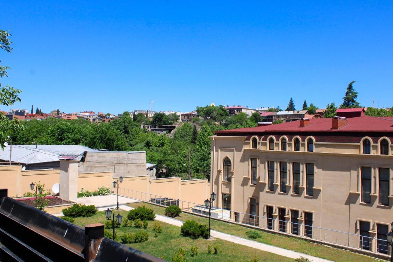 Nino'S Guest House Tbilisi Exterior photo