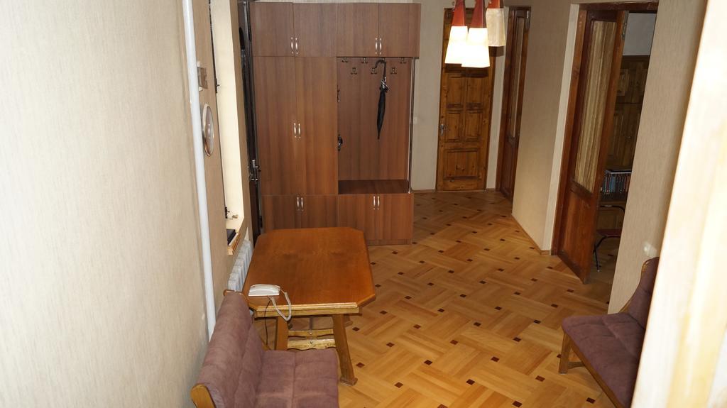 Nino'S Guest House Tbilisi Room photo